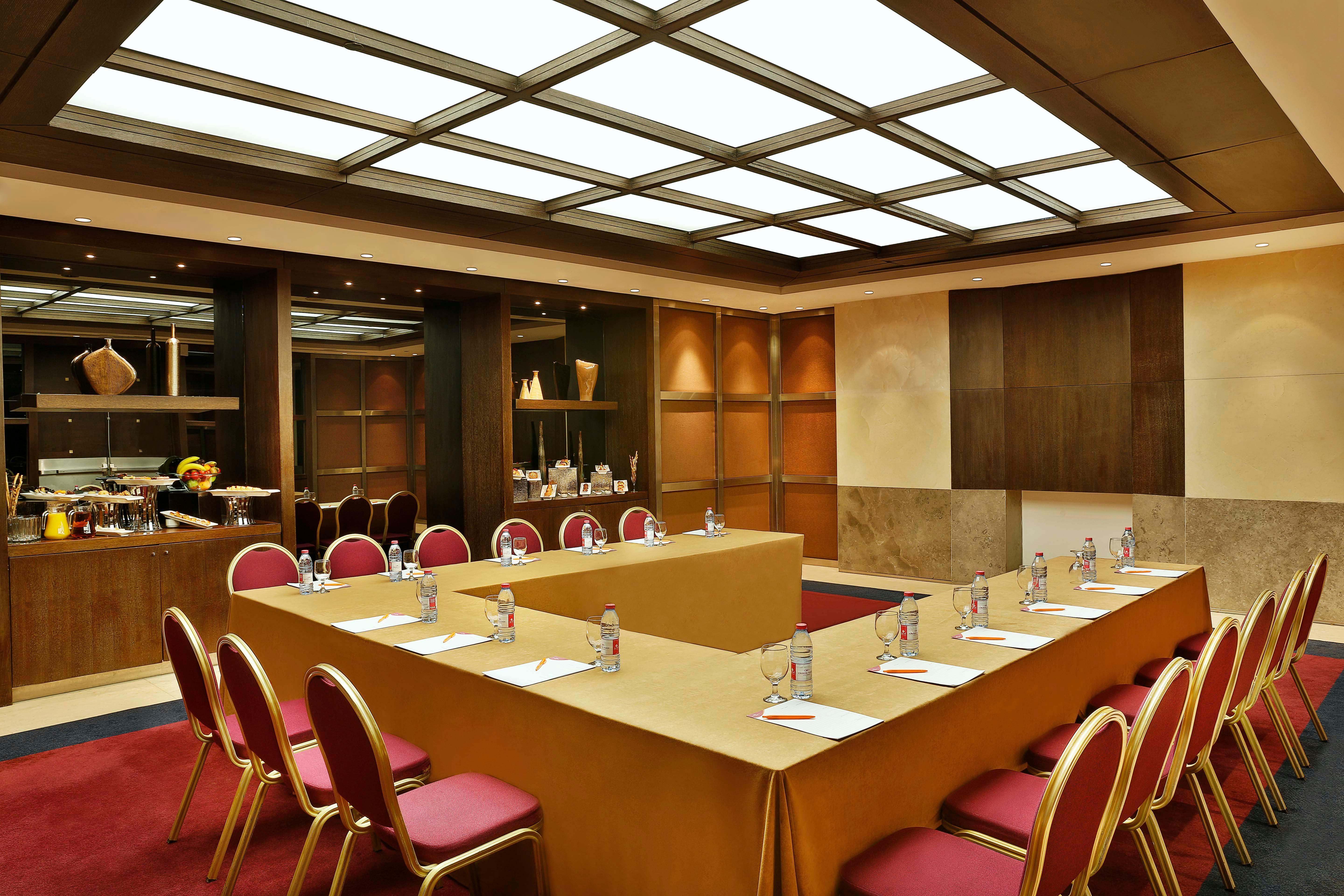 Crowne Plaza Amman By Ihg Hotel Kültér fotó Meeting room